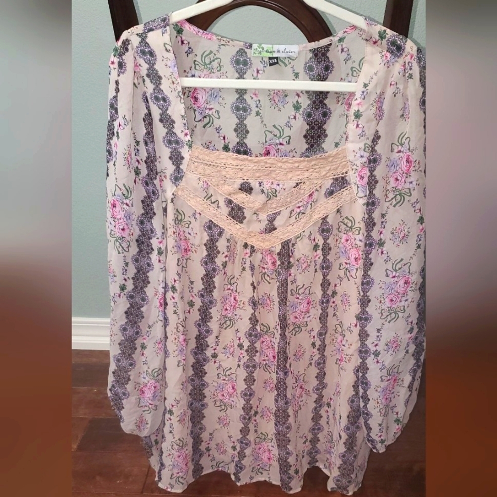XXL FLORAL DRESS WITH LACE RIBBON TRIM